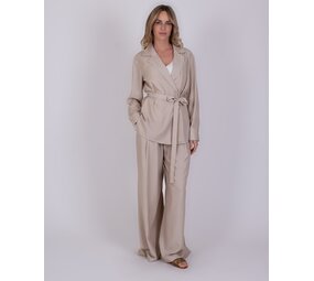 The Clothed Blouse Basra - Perfectly Pale