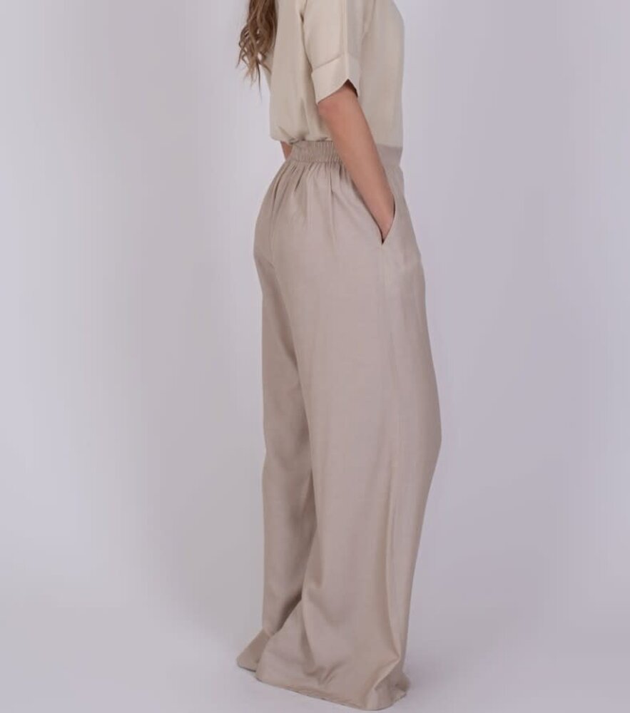 The Clothed Broek Amfissa - Perfectly Pale