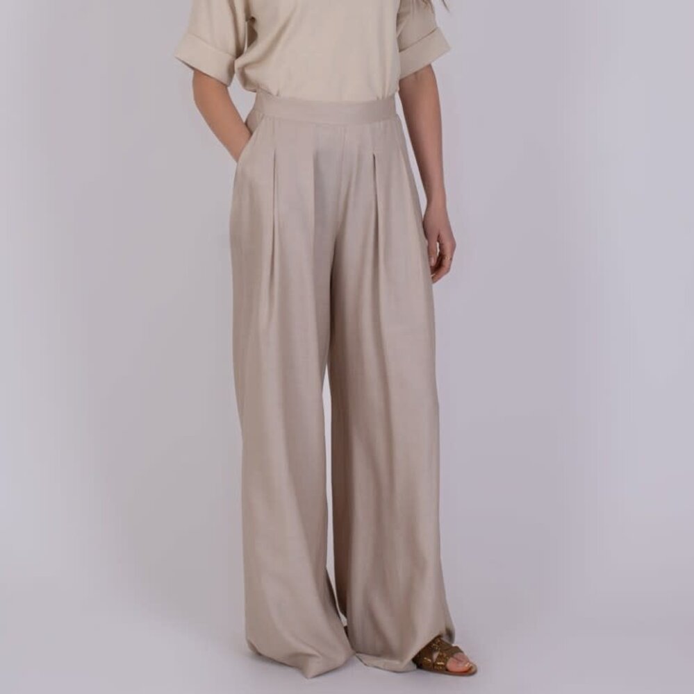 The Clothed Broek Amfissa - Perfectly Pale