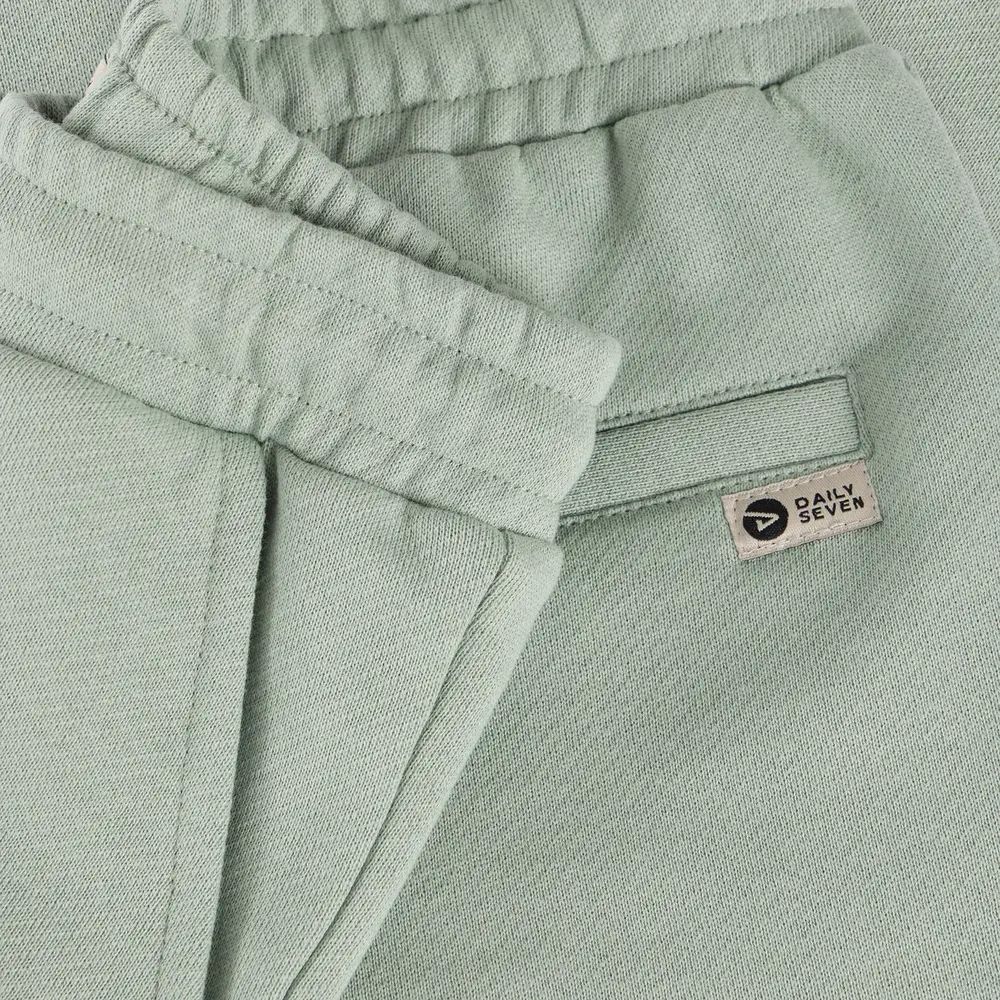 Daily7 Shorts Structure - Green Milieu