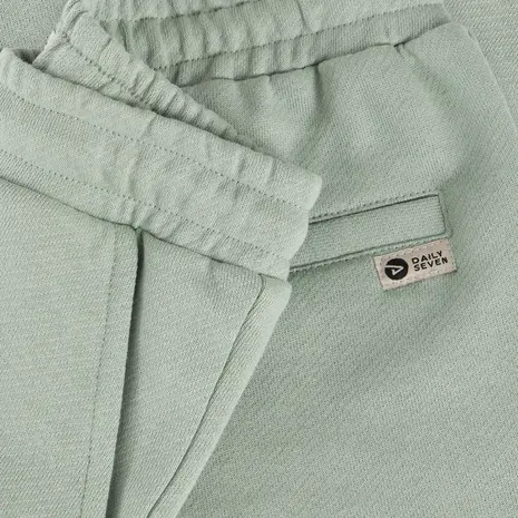 Daily7 Shorts Structure - Green Milieu