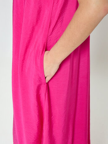 Peppercorn Opeya Solid Halterneck Dress - Fuchsia Fedora