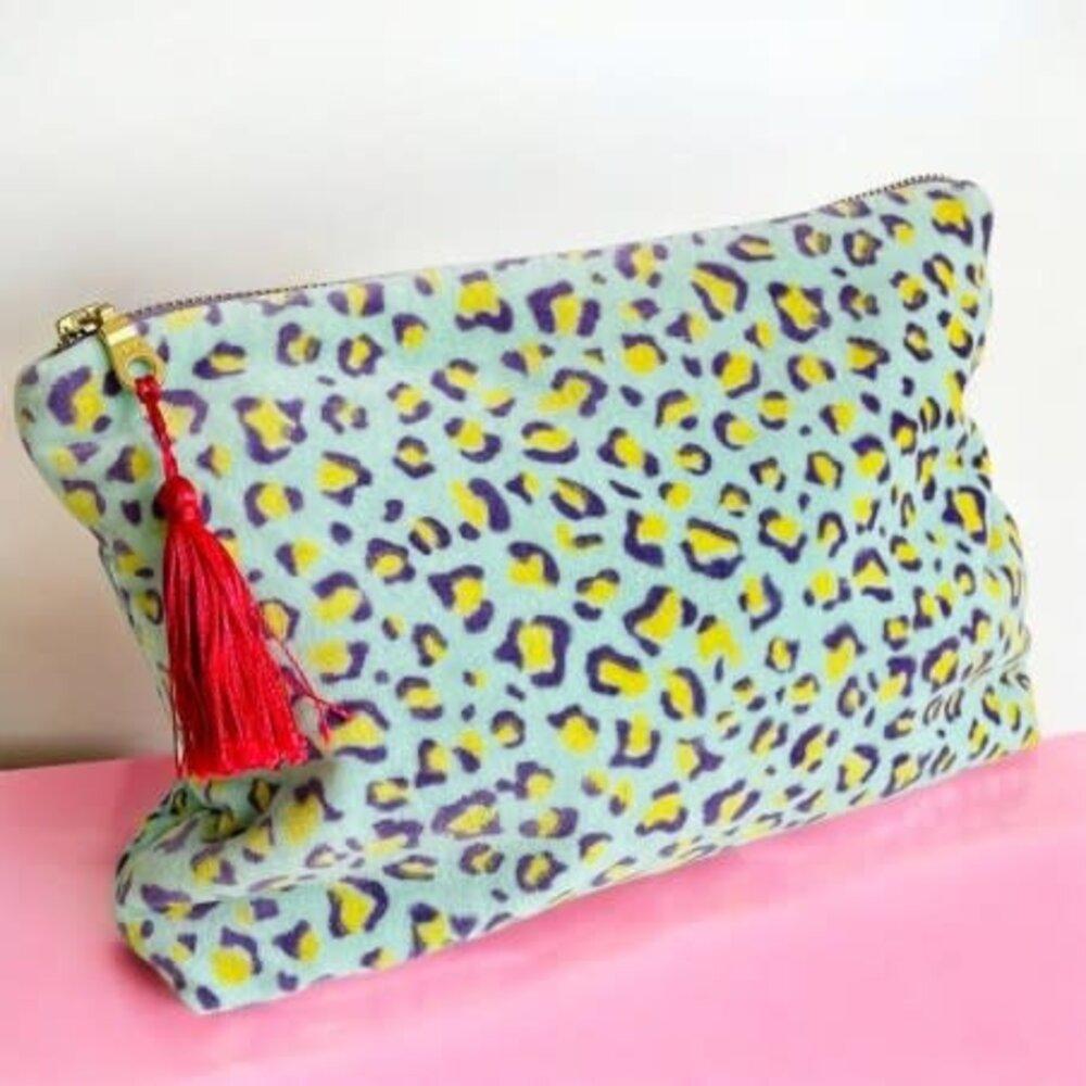 Noi Hamburg Cosmetic bag Velvet Leo Late or ugly