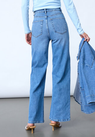 SistersPoint Owi Wide Jeans – Med Blue