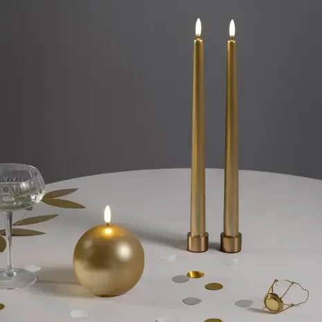 Uyuni LED slim taper candle Smooth, Gold Finish - 2,3x32 cm
