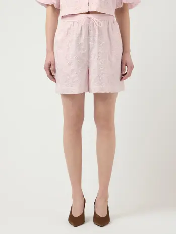 YAS Nitta Shorts – Ballerina Star White Embroidery