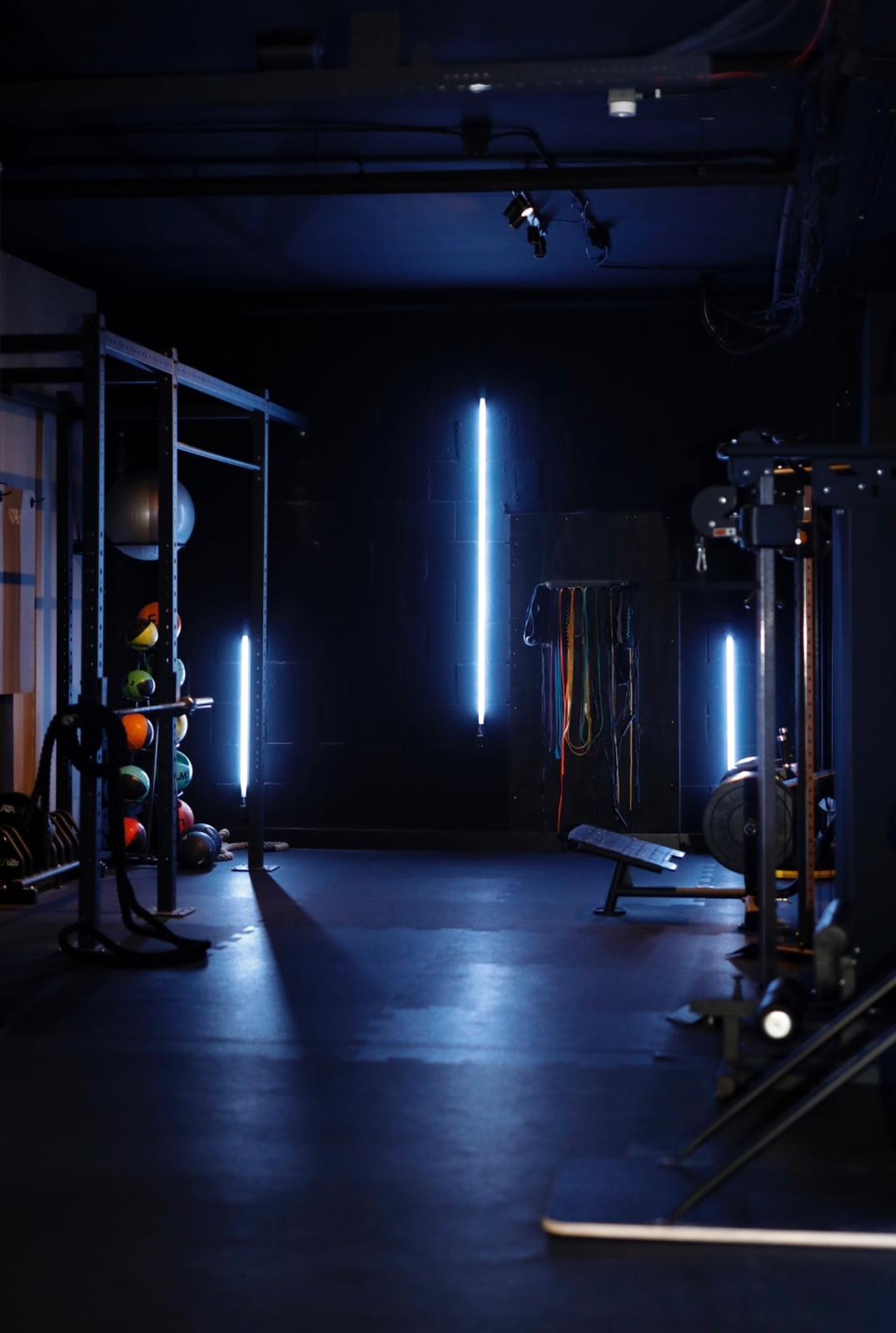 Zwart LED strip profiel 2 meter met opaal cover 16,80 mm x 16,80 mm - 05.2ZWART