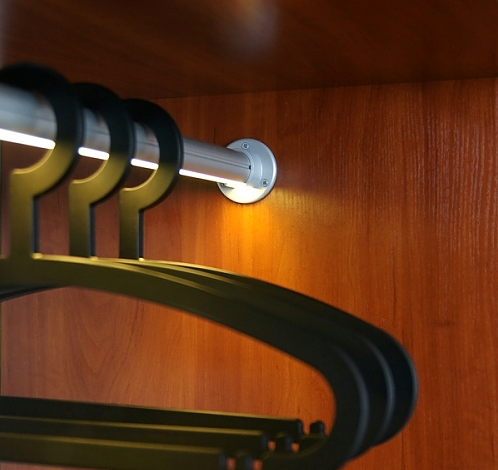 LED profiel kledingstang garderobe met afdekking 28 mm x 29 mm G5