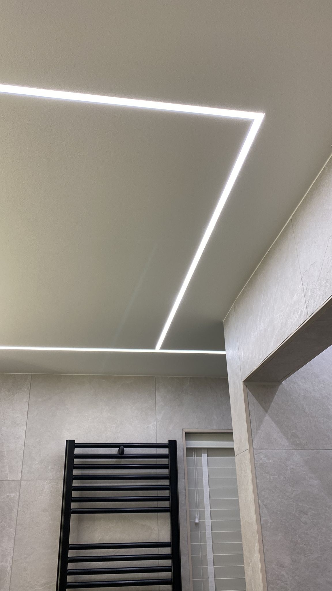 LED tegel en stuc profiel inclusief klikafdekking 58.04mm x 10,8mm - STUC400