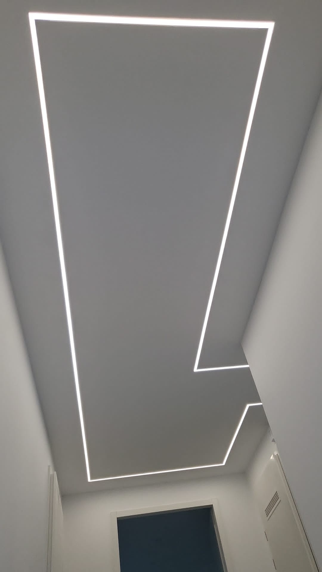 LED tegel en stuc profiel inclusief klikafdekking 58.04mm x 10,8mm - STUC400