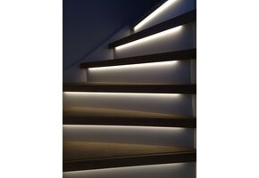 LED strip traptrede verlichting - max 15 treden - natuurlijk wit