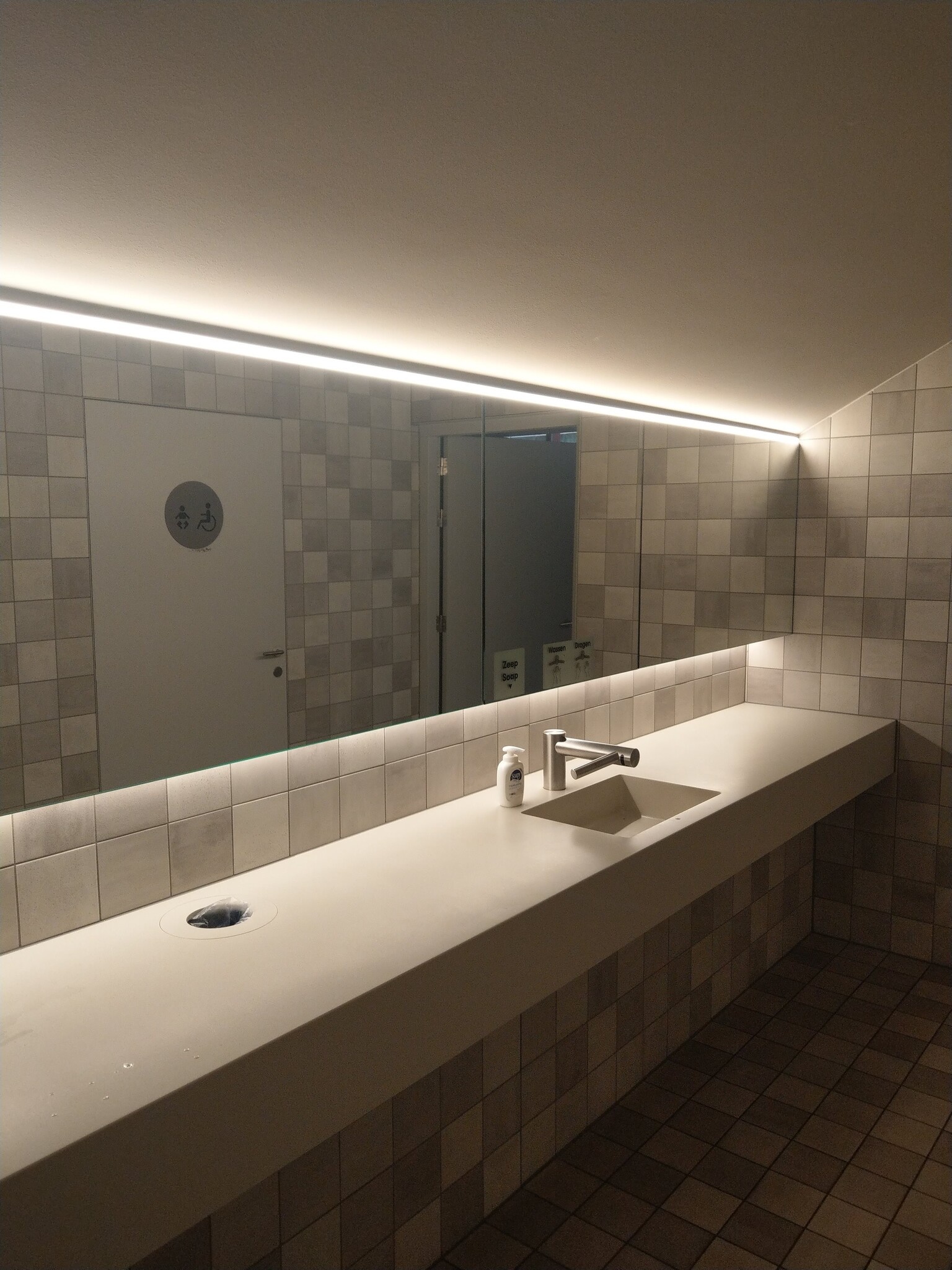 Waterdichte vrij knipbare COB LED strip natuurlijk wit 13W 1200LM 528LED p/m 24VDC IP65 4000K – 5 meter