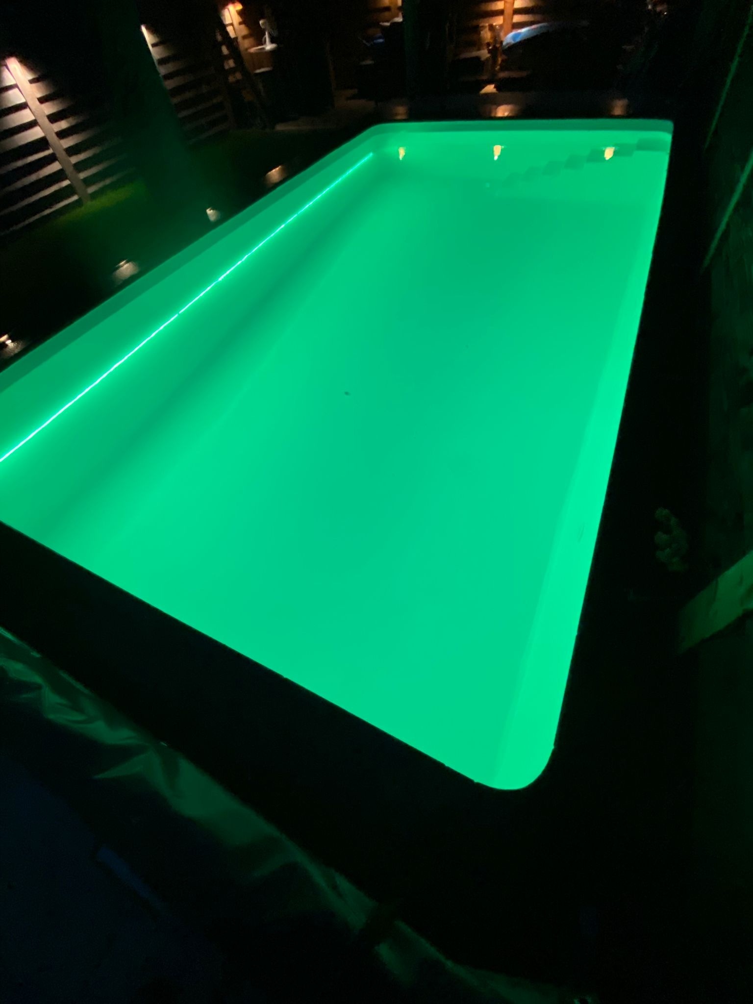 Waterdichte LED Strip 48 Volt RGBWW 19W 96 LED/m 1020 Lumen IP68 20 meter rol