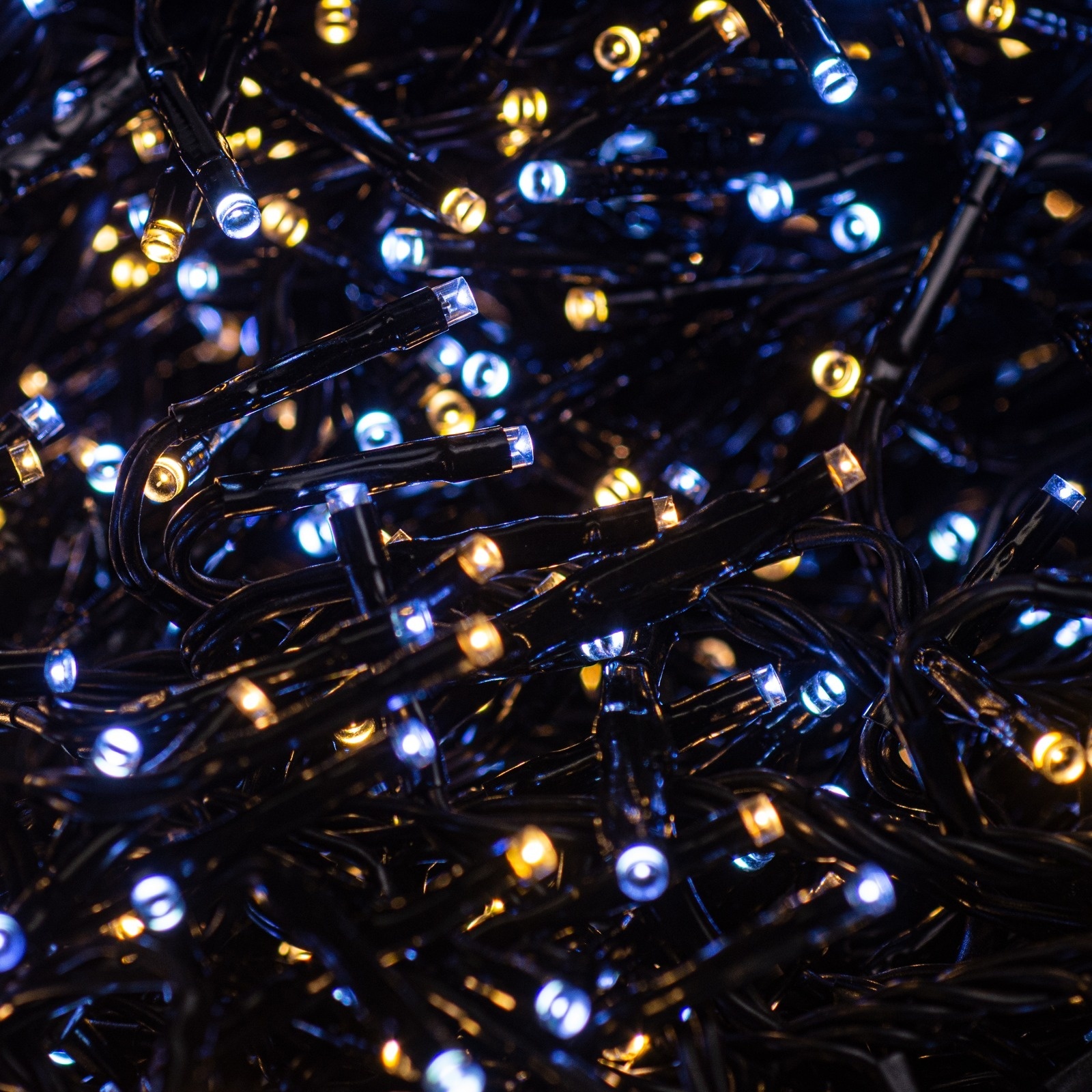 Cluster Kerstverlichting dual color warm wit en wit 1512 LED 8,5 meter zwarte kabel - IP44 voor binnen en buiten - LUKSUS