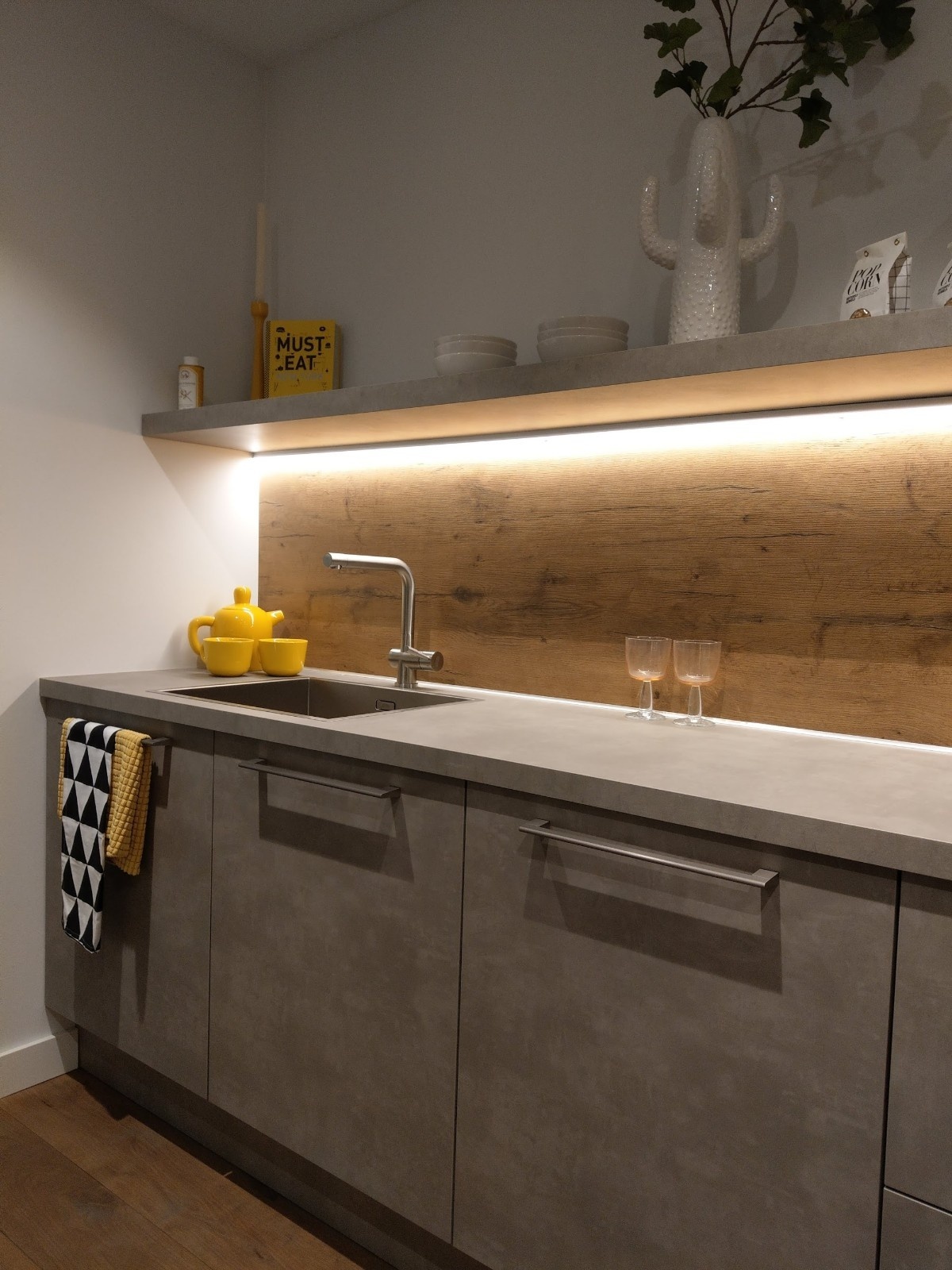 LED opbouw profiel met klikcover 20 mm x 20 mm - 318ALU