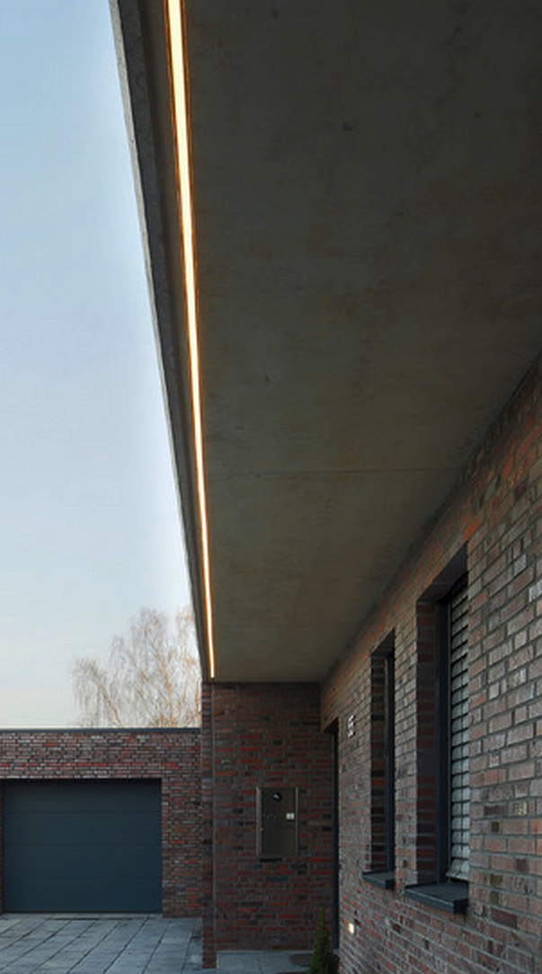 LED opbouw profiel met afdekking 20 mm x 20 mm - 318ALU