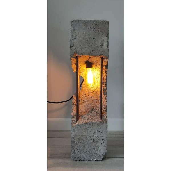 Elmar Design Industriële Lampen model 2 Heipaal staand model