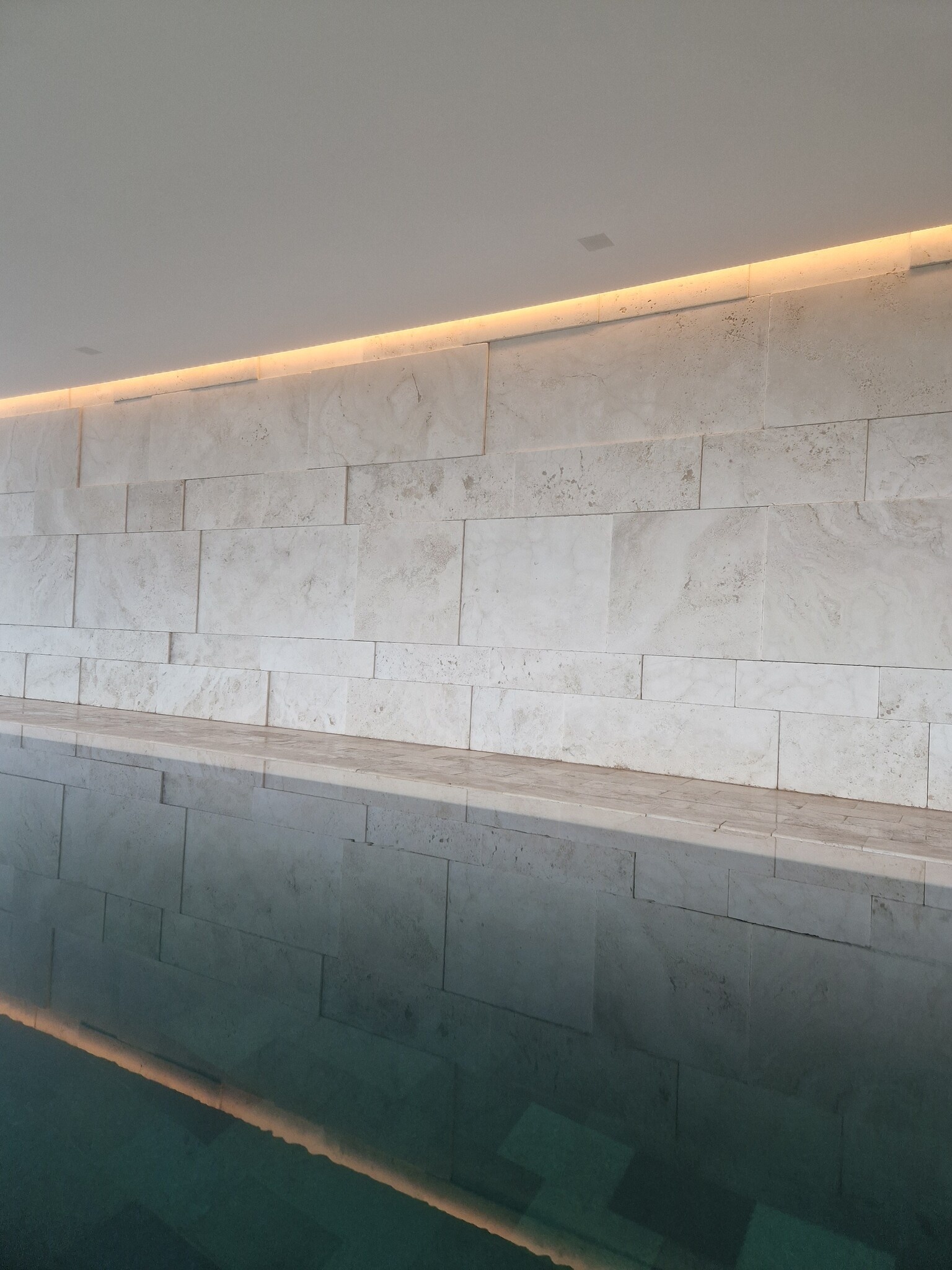 PRO LED strip warm wit 8W 700LM 240LED p/m 48VDC IP68 3000K CRI95 - 5 meter