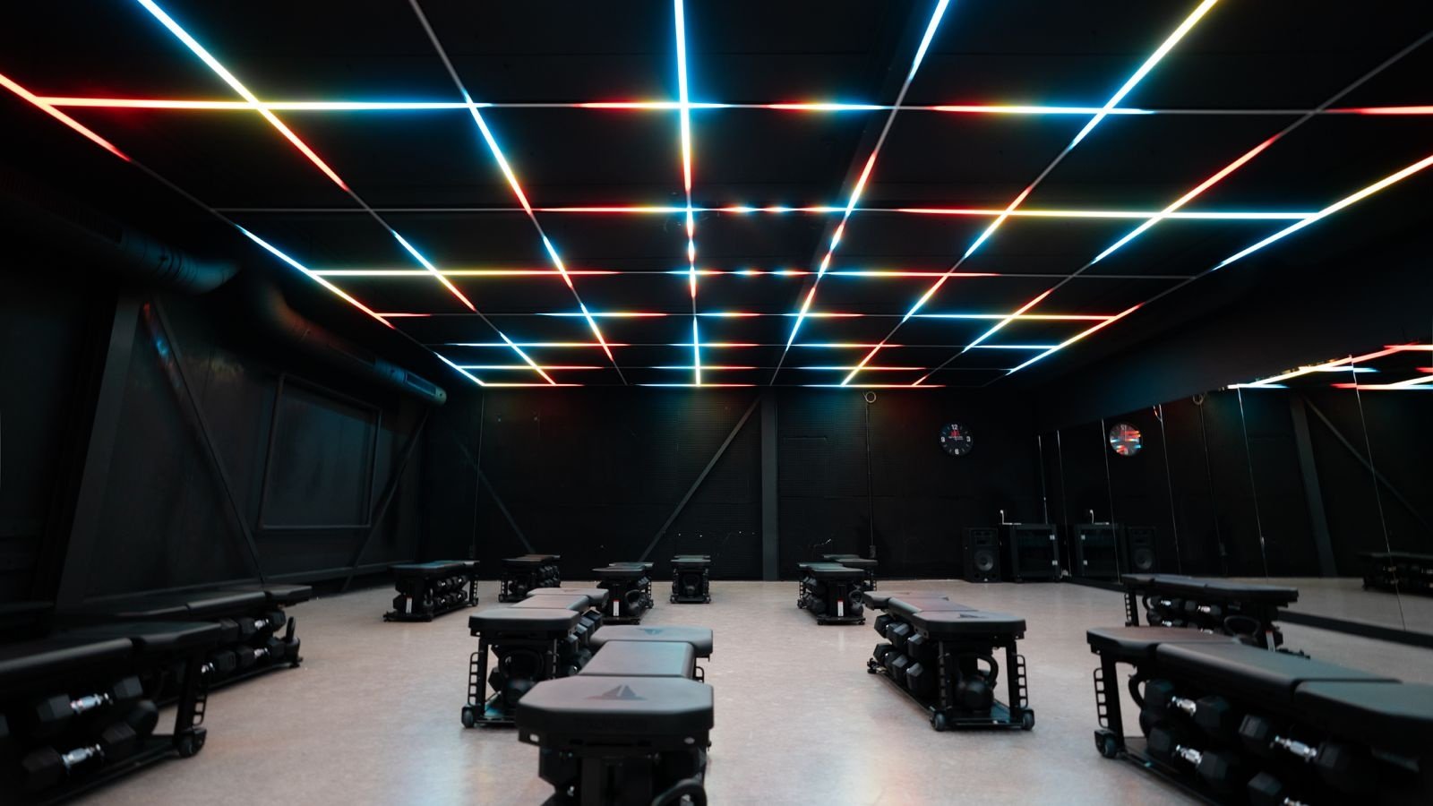 Projectaanzicht van Sportschool Star City Lelystad met indirecte LED-verlichting