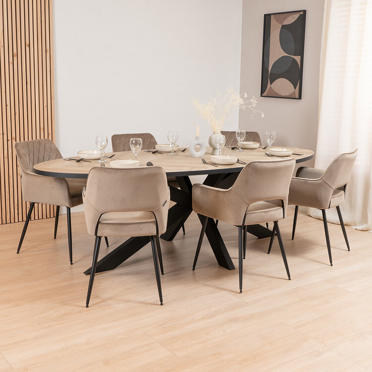 Table à manger ovale aspect chêne chevron Joren 240 x 110 cm