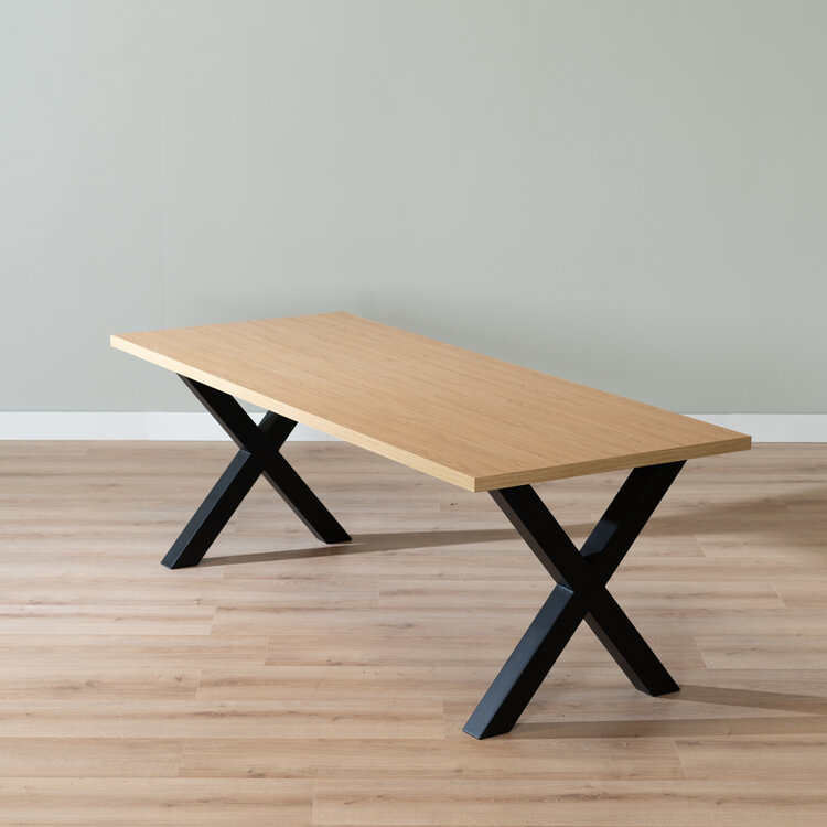 Table à manger aspect chêne melamine Bodo 220 x 90 cm