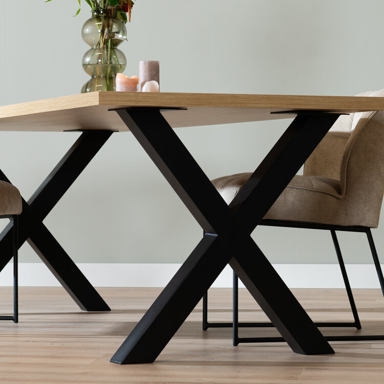 Table à manger aspect chêne melamine Bodo 220 x 90 cm