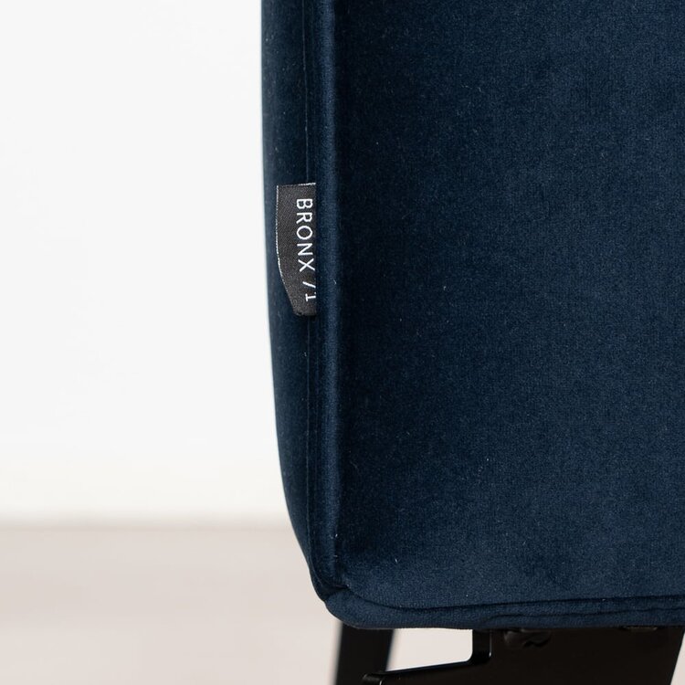 Pouf en velours Vegas bleu