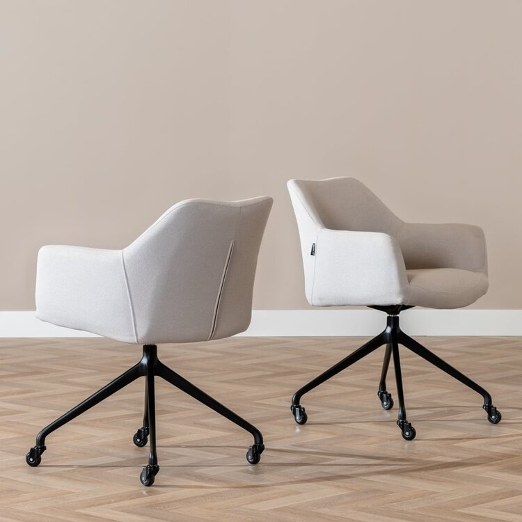 Chaise de salle à manger à roulettes Isak gris clair tissu recyclé