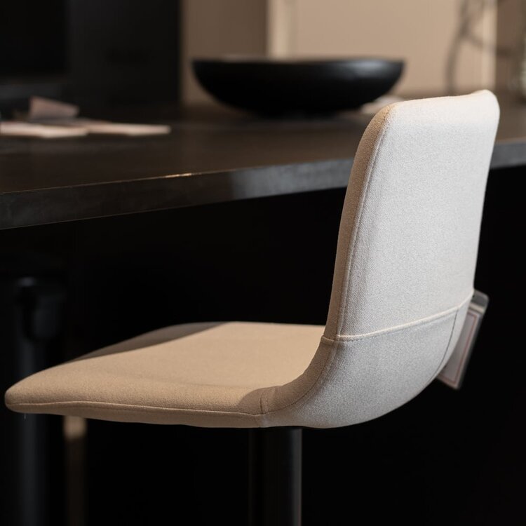 Tabouret de bar scandinave Eva pivotant en tissu recyclé beige 60-76 cm