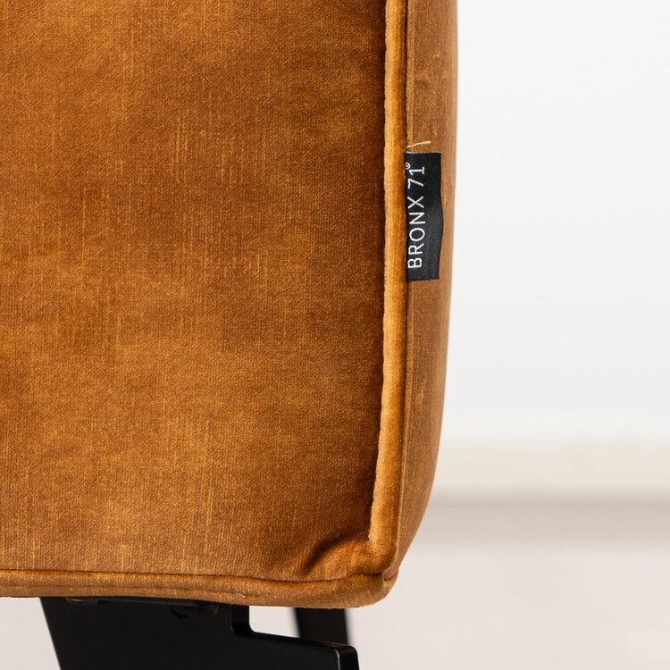 Pouf en velours Vegas jaune ocre / cognac