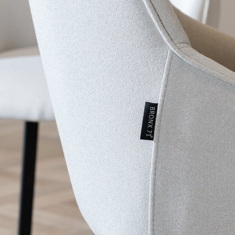 Chaise de salle à manger scandinave Lova gris clair tissu recyclé