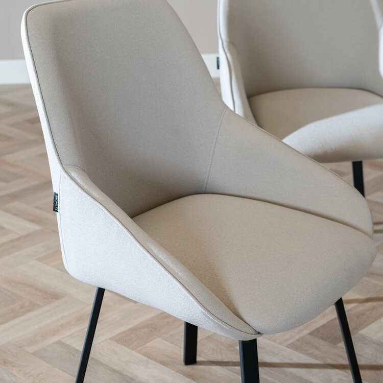 Chaise de salle à manger scandinave Lova gris clair tissu recyclé