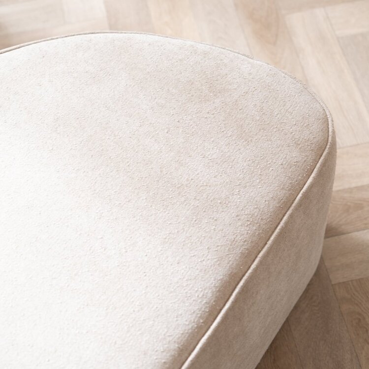 Pouf arrondi Lune demi-lune tissu chenille blanc cassé