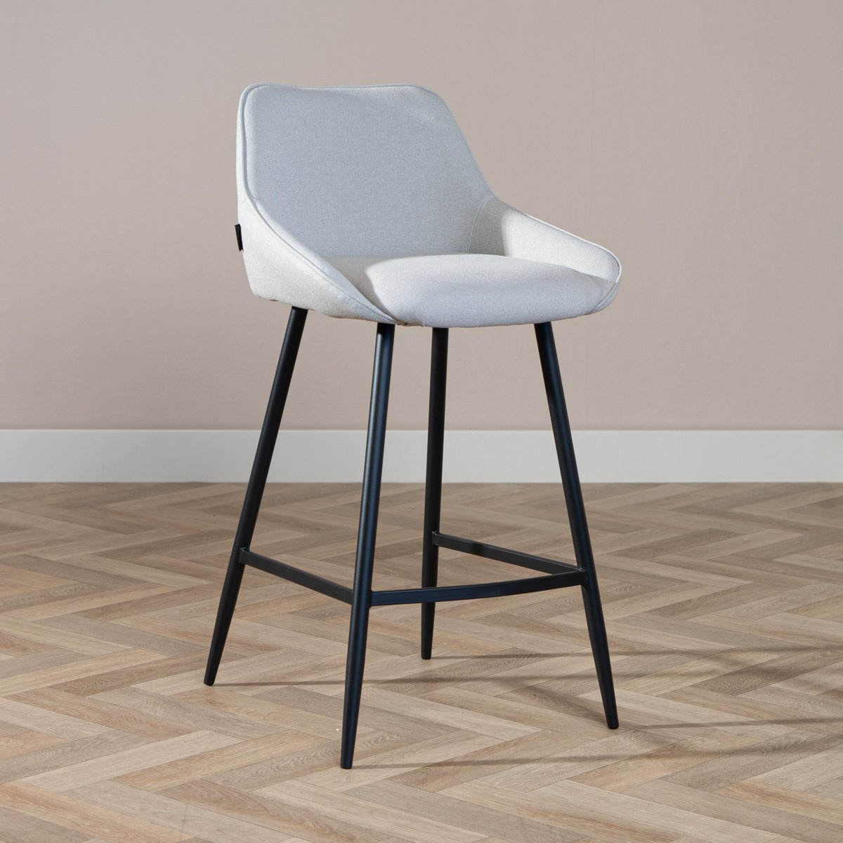 Tabouret de bar scandinave Lova en tissu recyclé gris 68 cm