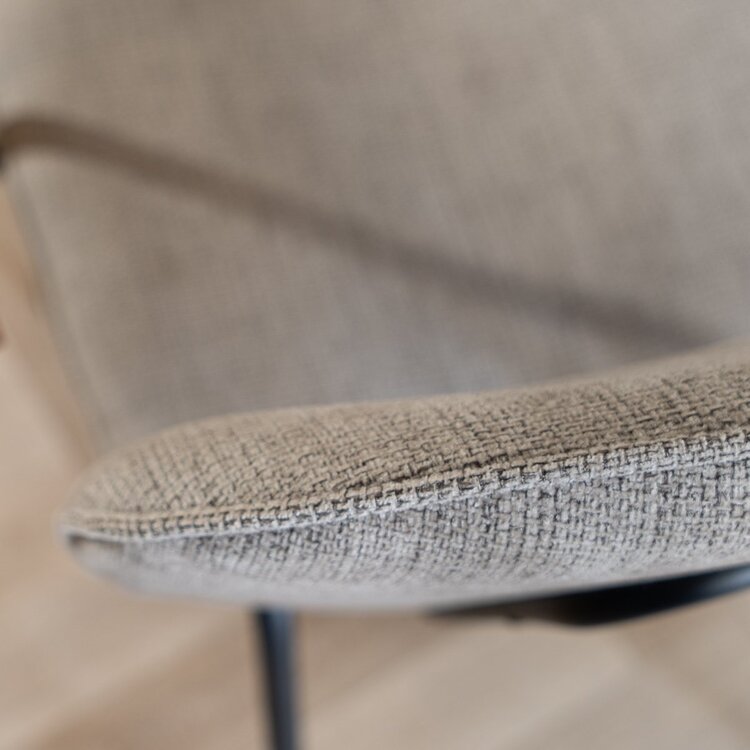 Chaise de salle à manger scandinave Oskar taupe en tissu recyclé