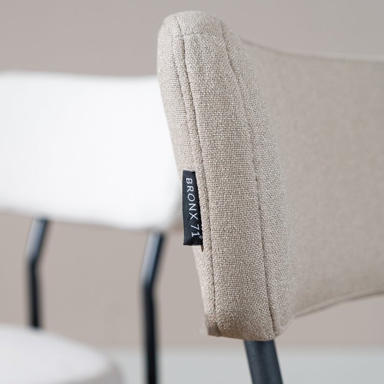 Chaise empilable scandinave Lyon tissu recyclé taupe