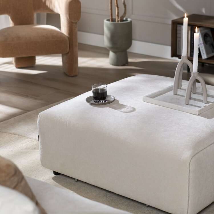 Hocker / pouf scandinave July chenille blanc cassé