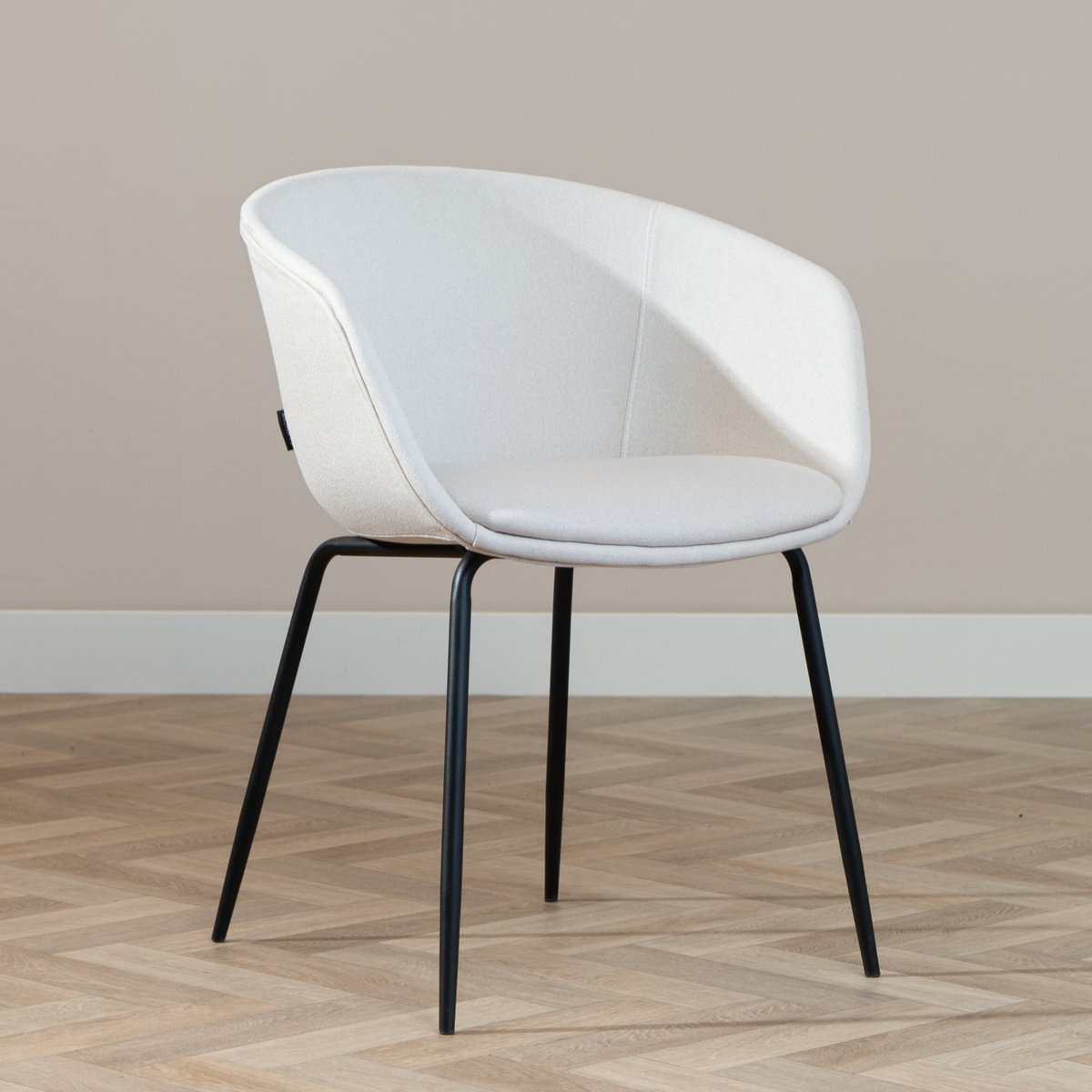 Chaise de salle à manger scandinave Ole beige en tissu recyclé