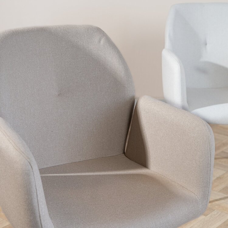 Chaise de salle à manger scandinave Frey en tissu recyclé taupe