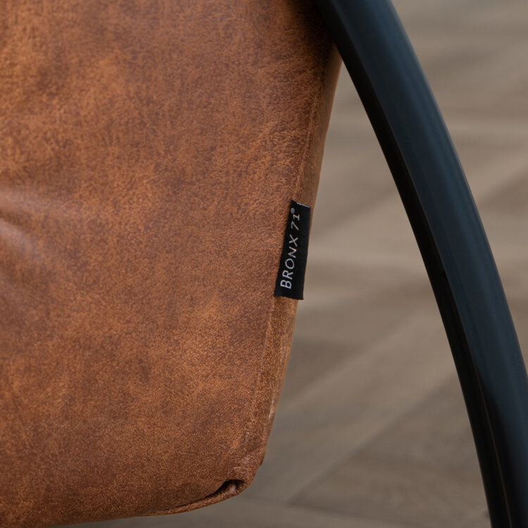 Fauteuil industriel Ivy éco-cuir cognac