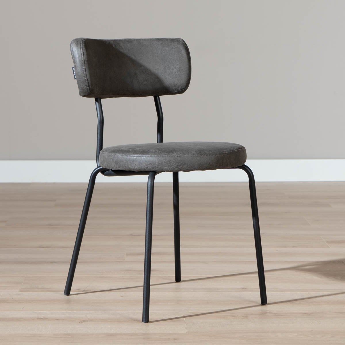 Chaise empilable industrielle Lyon anthracite éco-cuir
