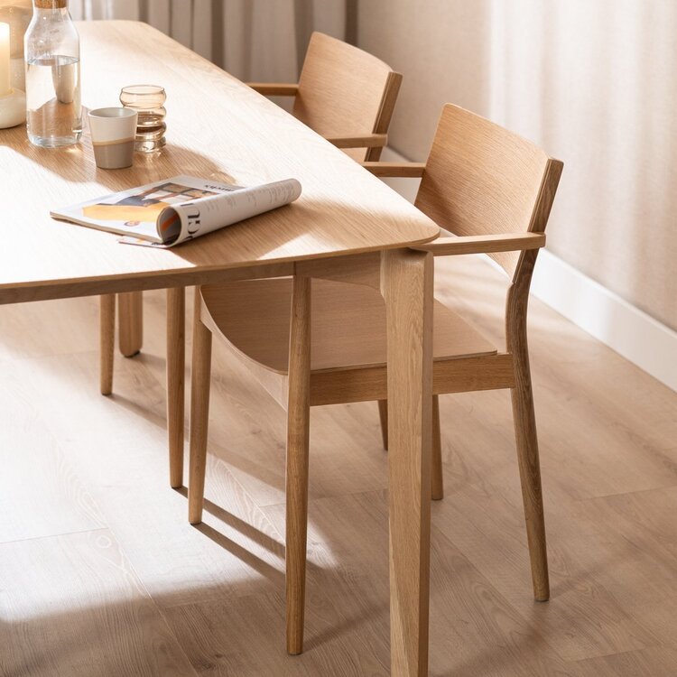 Chaise de salle à manger scandinave Iza en chêne naturel