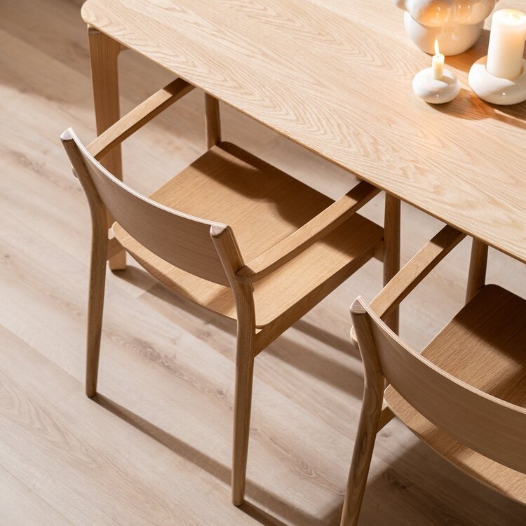 Chaise de salle à manger scandinave Iza en chêne naturel