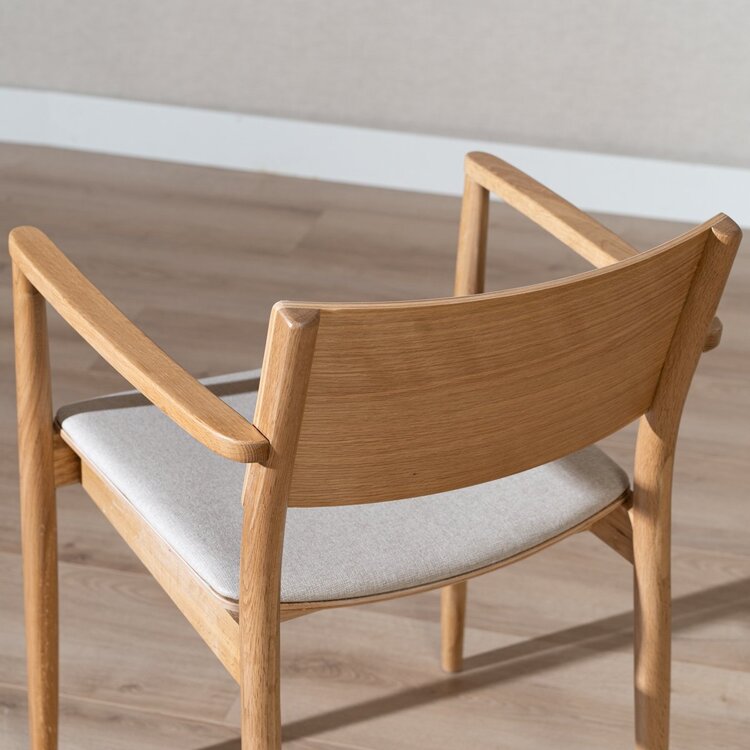 Chaise de salle à manger scandinave Juan en chêne naturel/off white
