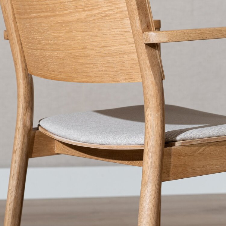 Chaise de salle à manger scandinave Juan en chêne naturel/off white