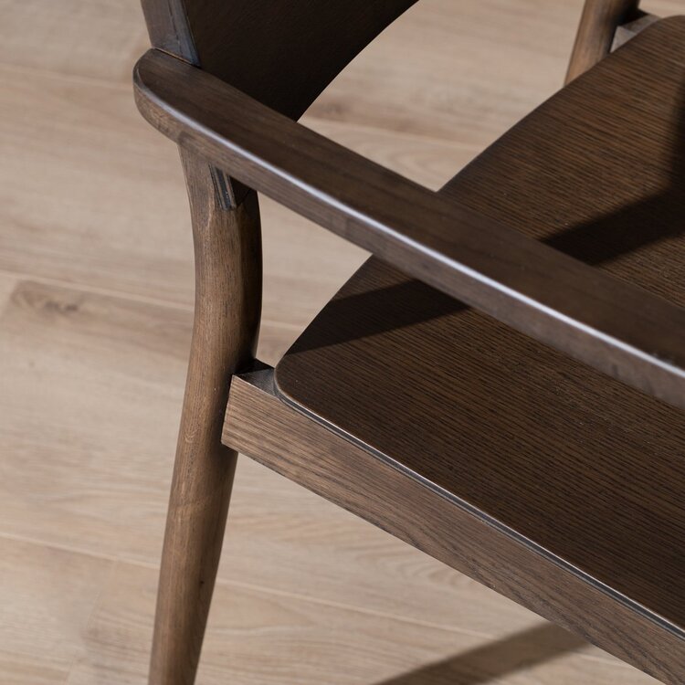 Chaise de salle à manger scandinave Iza noyer