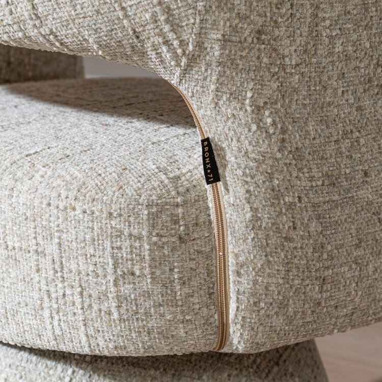 Fauteuil pivotant Josh en chenille taupe