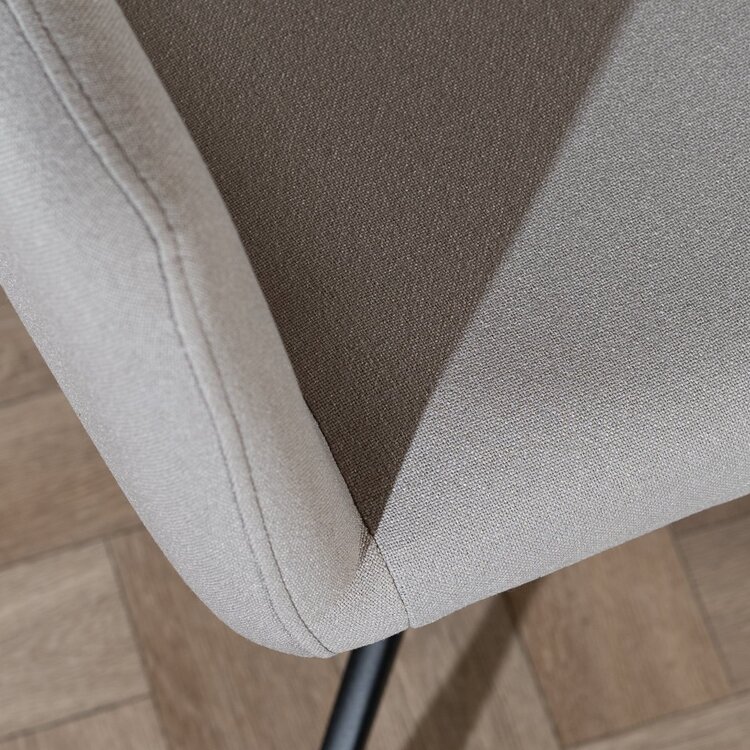 Chaise de salle à manger à roulettes Runa gris clair tissu recyclé