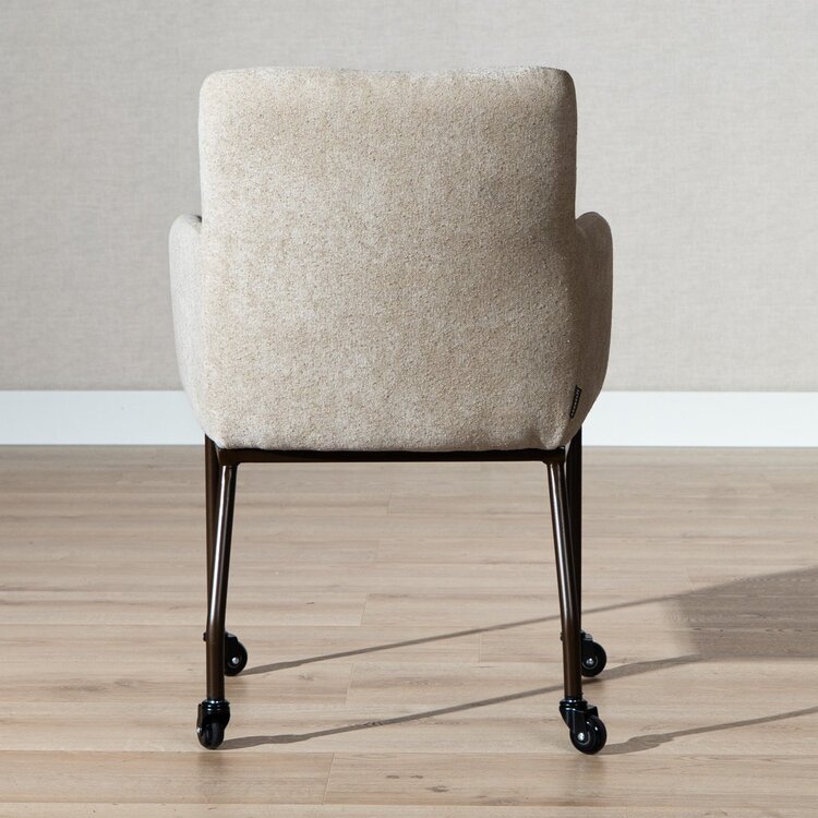 Chaise de salle à manger à roulettes Finn en chenille beige