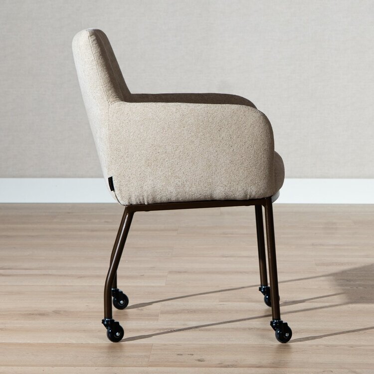Chaise de salle à manger à roulettes Finn en chenille beige
